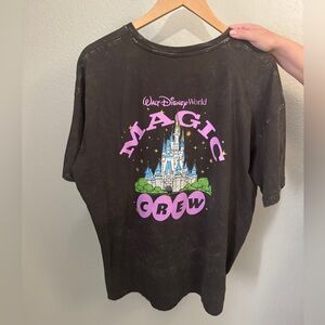 Disney Parks 2025 Walt Disney World Magic Crew T Shirt Size MeDium Mickey Castle